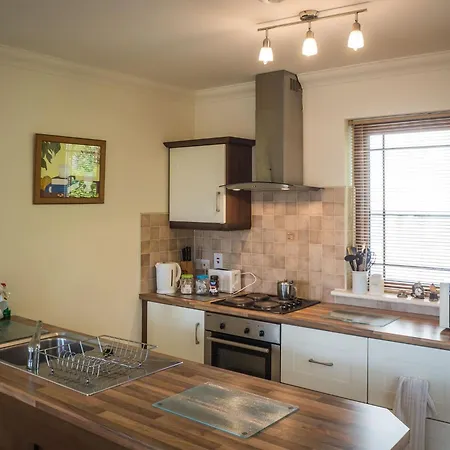 17 Canons Lane * Clifden