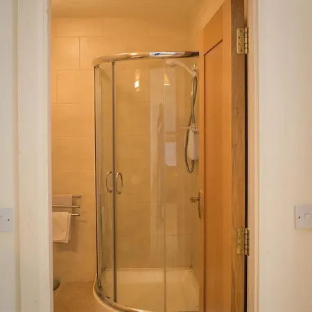 17 Canons Lane بيت للعطل كليفدين