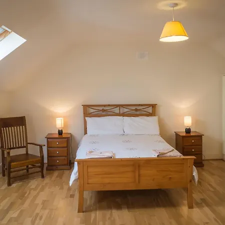 17 Canons Lane * كليفدين