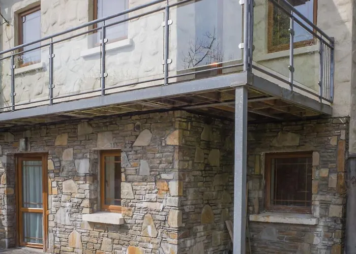 17 Canons Lane